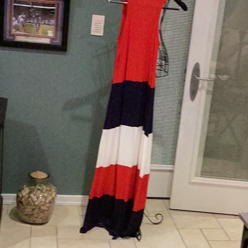 Dress - Picture 2 of 6